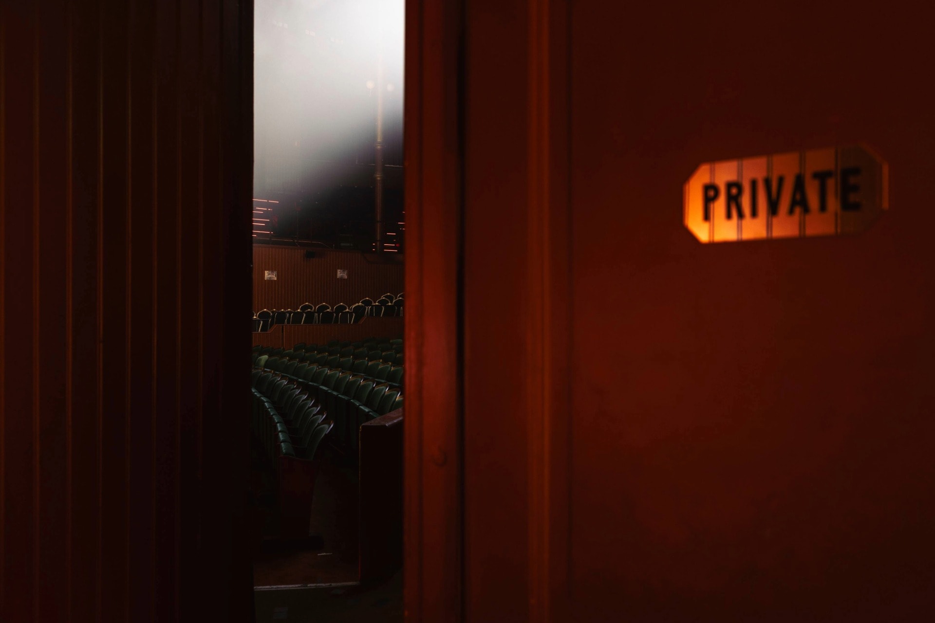 Privat ingång till Cirkus salong